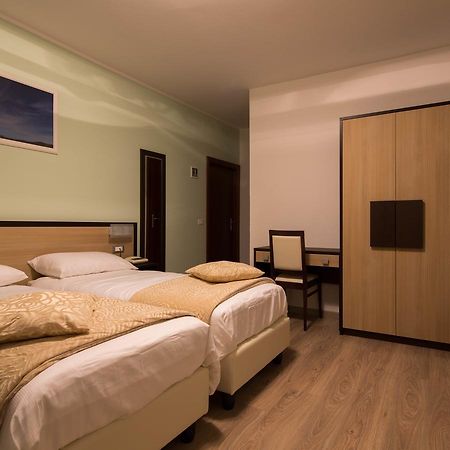 Albergo Ristorante Bismantova Кастельново-не-Монти Экстерьер фото